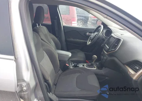 2016 Jeep Cherokee Latitude z USA, uszkodzony, nr VIN 1C4PJMCS5GW236487